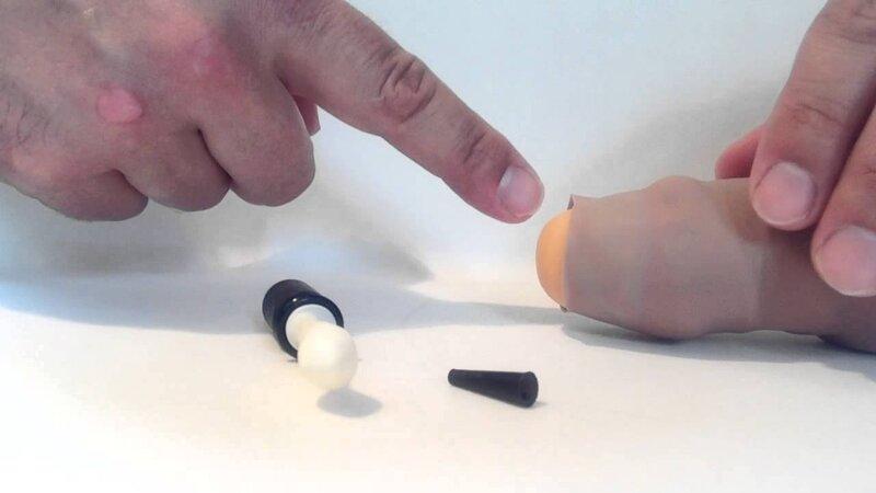 Cánh mày râu có thể tự xử lý tại nhà bằng cách chườm đá để giảm sưng